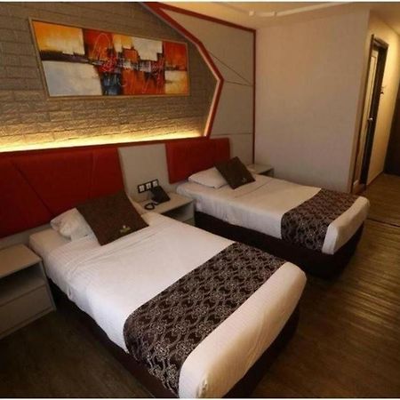 Golden Nasmir Hotel Букит Мертаджам Екстериор снимка