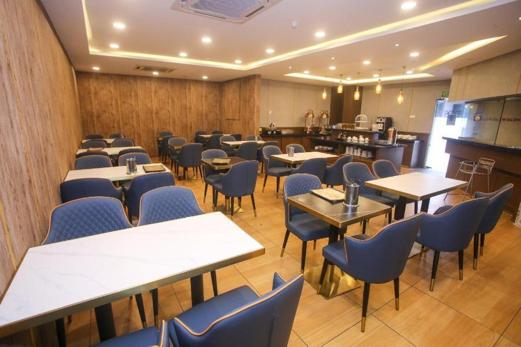 Golden Nasmir Hotel Букит Мертаджам Екстериор снимка