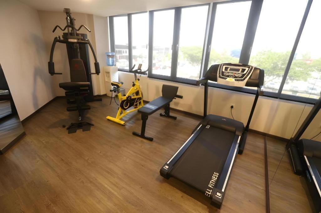 Golden Nasmir Hotel Букит Мертаджам Екстериор снимка