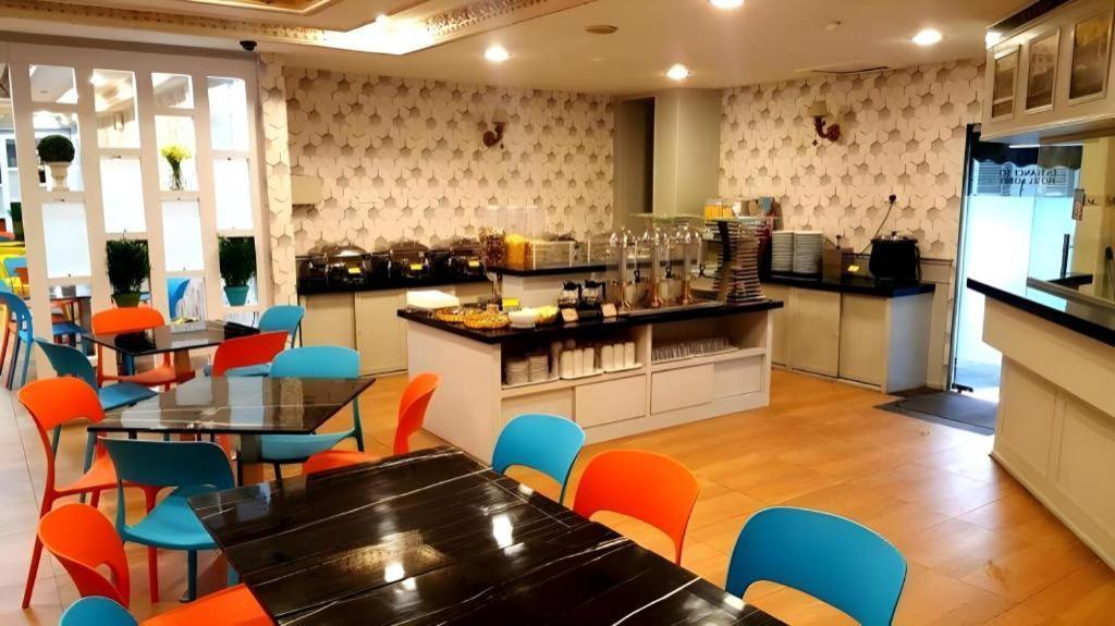 Golden Nasmir Hotel Букит Мертаджам Екстериор снимка